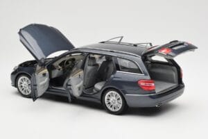Mercedes E-Class S212 T-Modell Tenorit Grau Metallic Minichamps 1:18 B66962447 Metall — Bild 5 von 8