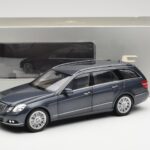 Mercedes E-Class S212 T-Modell Tenorit Grau Metallic Minichamps 1:18 - image 8 of 8