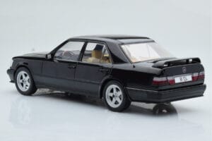 Mercedes E-Class W124 Tuning Schwarz MCG 1:18 MCG18341 Metall — Bild 5 von 6