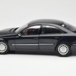 Mercedes E-Class W211 Blau Metallic Kyosho 1:18 - image 4 of 8