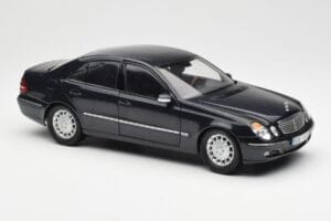 Mercedes E-Class W211 Blau Metallic Kyosho 1:18 B66962147 Metall — Bild 6 von 8
