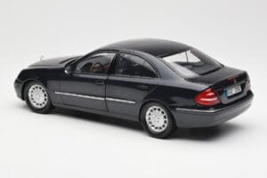 Mercedes E-Class W211 Blau Metallic Kyosho 1:18 B66962147 Metall — Bild 7 von 8
