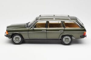 Mercedes 230T W123 T-Modell Grün Metallic Norev 1:18 183730 Metall — Bild 4 von 8