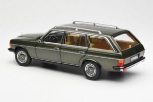 Mercedes 230T W123 T-Modell Grün Metallic Norev 1:18 183730 Metall — Bild 7 von 8