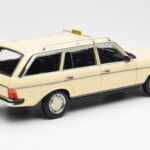 Mercedes 230T W123 T-Modell Taxi Norev 1:18 - image 3 of 8