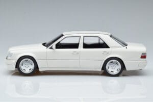 Mercedes E60 AMG W124 Weiß Otto 1:18 B66040640 Resin — Bild 3 von 6
