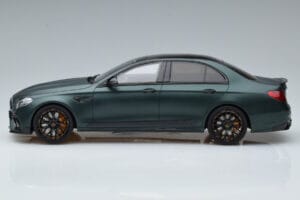 Mercedes E63 AMG Brabus 800 W213 Grün GT Spirit 1:18 GT208 Resin — Bild 3 von 6