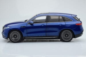 Mercedes EQC 400 Brilliant Blau NZG 1:18 B66963757 Metall — Bild 4 von 8