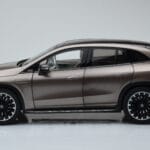 Mercedes EQE SUV X294 AMG Line Velvet Braun NZG 1:18 - image 4 of 8