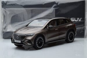 Mercedes EQE SUV X294 AMG Line Velvet Braun NZG 1:18 B66960836 Metall — Bild 8 von 8