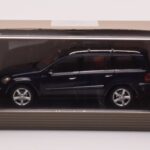 Mercedes GL X164 Tansanit Blau Minichamps 1:43 - image 4 of 4