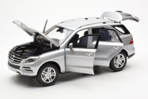 Mercedes M-Class W166 Iridium Silber Metallic Minichamps 1:18 B66960064 Metall — Bild 2 von 8