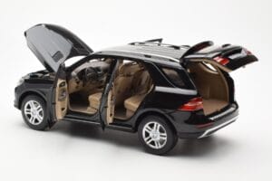 Mercedes M-Class W166 Obsidian Schwarz Metallic Minichamps 1:18 B66960063 Metall — Bild 5 von 8