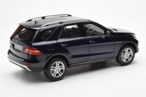 Mercedes M-Class W166 Tansanite Blau Metallic Minichamps 1:18 B66960065 Metall — Bild 3 von 8