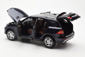 Mercedes M-Class W166 Tansanite Blau Metallic Minichamps 1:18 B66960065 Metall — Bild 5 von 8
