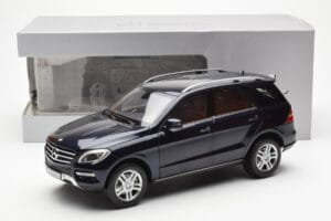 Mercedes M-Class W166 Tansanite Blau Metallic Minichamps 1:18 B66960065 Metall — Bild 8 von 8
