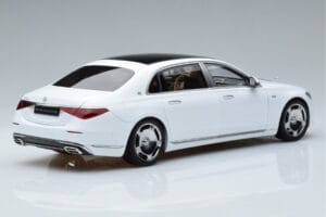 Mercedes Maybach S600 W222 V12 Biturbo Diamond Weiß Almost Real 1:18 820116 Metall — Bild 3 von 11