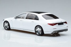 Mercedes Maybach S600 W222 V12 Biturbo Diamond Weiß Almost Real 1:18 820116 Metall — Bild 7 von 11