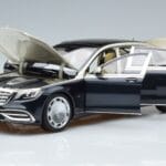 Mercedes Maybach S650 X222 Silberblau Norev 1:18 B66960615 Metall - image 2 of 7