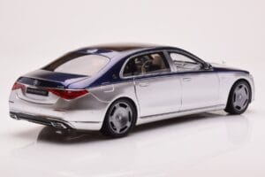 Mercedes Maybach S680 W223 Nautical Blau Cirrus Silber Almost Real 1:18 820125 Metall — Bild 3 von 8