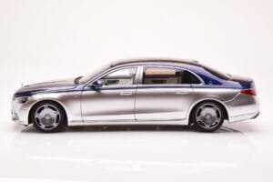 Mercedes Maybach S680 W223 Nautical Blau Cirrus Silber Almost Real 1:18 820125 Metall — Bild 4 von 8