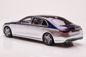 Mercedes Maybach S680 W223 Nautical Blau Cirrus Silber Almost Real 1:18 820125 Metall — Bild 7 von 8