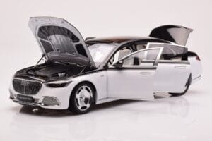 Mercedes Maybach S680 W223 Obsidian Schwarz Diamond Weiß Almost Real 1:18 820121 Metall — Bild 2 von 7