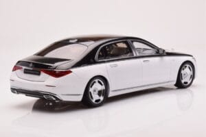Mercedes Maybach S680 W223 Obsidian Schwarz Diamond Weiß Almost Real 1:18 820121 Metall — Bild 3 von 7