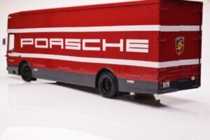 Mercedes O317 Porsche Transporter Rot CMR 1:18 CMR149 Metall — Bild 3 von 12