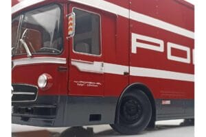 Mercedes O317 Porsche Transporter Rot CMR 1:18 CMR149 Metall — Bild 7 von 12