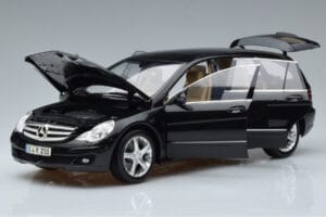 Mercedes R-Class W251 Obsidian Schwarz Minichamps 1:18 B66962325 Metall — Bild 2 von 7