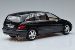 Mercedes R-Class W251 Obsidian Schwarz Minichamps 1:18 B66962325 Metall — Bild 3 von 7