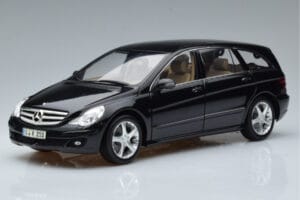 Mercedes R-Class W251 Obsidian Schwarz Minichamps 1:18 B66962325 Metall