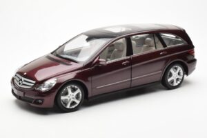 Mercedes R-Class W251 Rot Metallic Minichamps 1:18