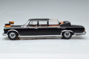 Mercedes 600 Pullman W100 Landaulet Queen Elizabeth II KK-Scale 1:18 KKDC181185 Metall — Bild 3 von 6