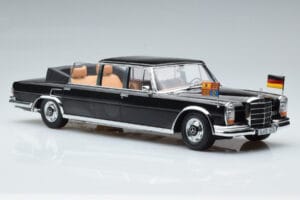 Mercedes 600 Pullman W100 Landaulet Queen Elizabeth II KK-Scale 1:18 KKDC181185 Metall — Bild 4 von 6
