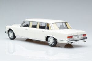 Mercedes S-Class 600 W100 LWB Pullman Weiß MCG 1:18 MCG18188 Metall — Bild 5 von 6