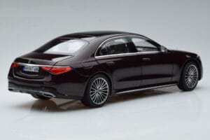 Mercedes S-Class W223 AMG Line Rot Norev 1:18 183804 Metall — Bild 3 von 8