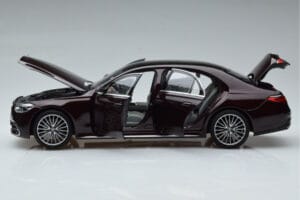 Mercedes S-Class W223 AMG Line Rot Norev 1:18 183804 Metall — Bild 4 von 8