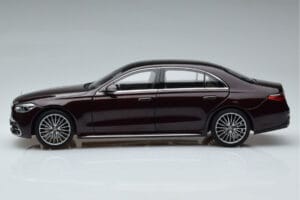 Mercedes S-Class W223 AMG Line Rot Norev 1:18 183804 Metall — Bild 5 von 8