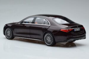 Mercedes S-Class W223 AMG Line Rot Norev 1:18 183804 Metall — Bild 7 von 8