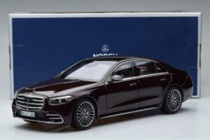 Mercedes S-Class W223 AMG Line Rot Norev 1:18 183804 Metall — Bild 8 von 8