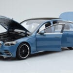 Mercedes S-Class W223 Vintage Blau Norev 1:18 - image 2 of 7