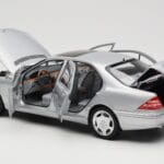 Mercedes S600 W220 Silber Metallic Norev 1:18 - image 5 of 8
