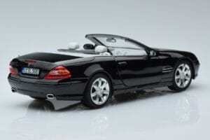 Mercedes SL500 R230 Schwarz Norev 1:18 183840 Metall — Bild 3 von 8