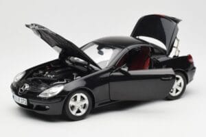 Mercedes SLK R171 Obsidian Schwarz Metallic Minichamps 1:18 B66962319 Metall — Bild 3 von 9