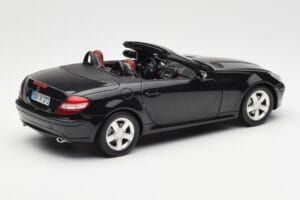 Mercedes SLK R171 Obsidian Schwarz Metallic Minichamps 1:18 B66962319 Metall — Bild 4 von 9