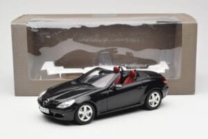 Mercedes SLK R171 Obsidian Schwarz Metallic Minichamps 1:18 B66962319 Metall — Bild 9 von 9