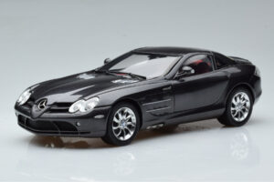 Mercedes SLR McLaren Schwarz CMC 1:18