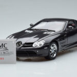Mercedes SLR McLaren Schwarz CMC 1:18 - image 8 of 10